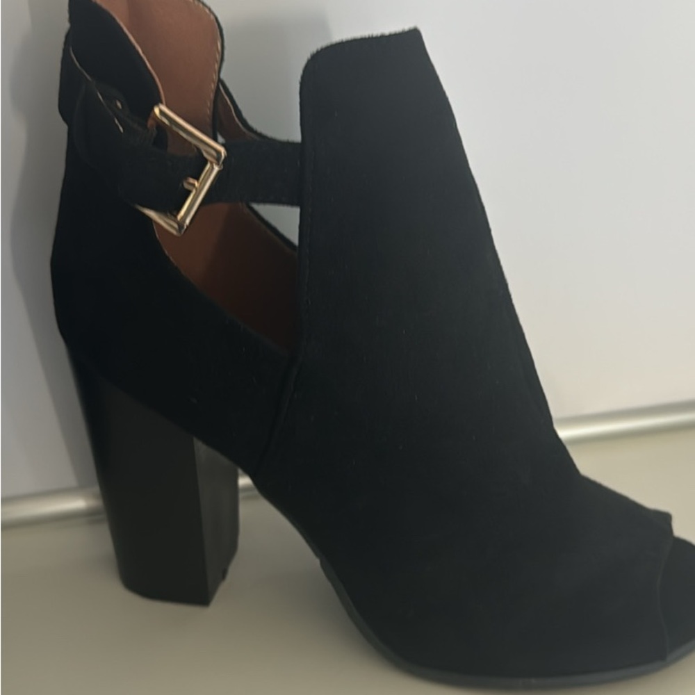 Bella Marie Black Heeled Boots with Peep-Toe Design